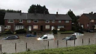 Vremea necruţătoare loveşte Europa! Franţa, lovită de o furtună ucigaşă