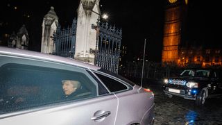 Atac cu maşină asupra convoiului &icirc;n care se afla Theresa May şi premierul Belgiei