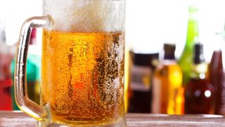 Un producator de bere belgian a gasit cea mai tare metoda de transport a produselor sale! A construit o conducta de bere sub strazile Bruges-ului!