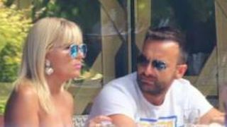 Elena Udrea si Valentin Chifu, anul trecut, la un restaurant pe Litoral