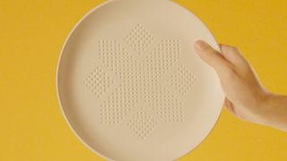 S-a inventat farfuria care "topeste" 30 de calorii din fiecare portie de mancare