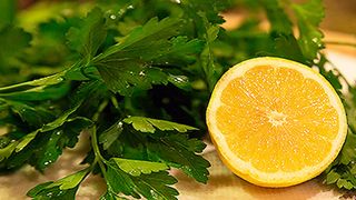 Dieta cu patrunjel! Poti scapa de 3 kilograme in numai trei zile!