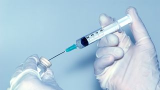 Mesajul unui cercetator roman pentru parintii care refuza sa-si vaccineze copiii: "Ati fost pacaliti"