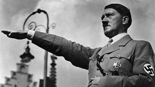 O serie de fotografii istorice cu Adolf Hitler a fost dezvaluita dupa mai bine de 90 de ani. Liderul nazist a cerut distrugere imaginilor pentru ca erau "sub demnitatea lui"
