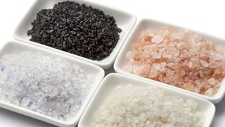 Mancam prea putin sarat? Un studiu arata ca totusi sarea nu dauneaza chiar atat de grav sanatatii