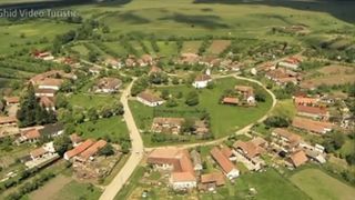 Minunile nestiute ale Romaniei! Satul Bonton, singura localitate rotunda din tara! Afla-i povestea!