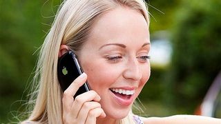 Exista intr-adevar o legatura intre telefoanele mobile si cancer? Cel mai mare studiu realizat vreodata clarifica aceasta ipoteza