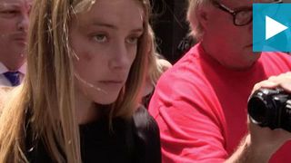 Amber Heard il acuza pe Johnny Depp de violenta domestica. Actorul a primit un ordin de restrictie