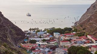 Asta e aeroportul care a costat 300 de milioane de euro, dar pe care niciun avion nu poate sa aterizeze!