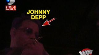 Actorul Johnny Depp a petrecut o noapte de pomina intr-un restaurant din Herastrau. A mancat mozzarela cu jambon si a baut vin rosu frantuzesc. Atmosfera a fost intretinuta de Viorica de la Clejani
