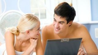 Oamenii intretin din ce in ce mai putine relatii intime. Ce prefera oamenii sa faca in schimb. Explicatia halucinanta a unui profesor de la Universitatea Cambridge