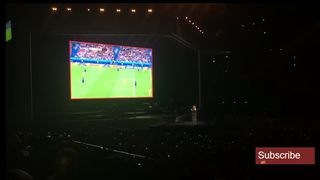 Cantareata Adele si-a intrerupt concertul de aseara si a pus pe un ecran imagini de la meciul Franta-Romania