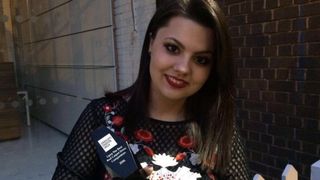 O romanca face senzatie la Londra! A terminat facultatea de Fashion si colectia ei i-a impresionat pe toti! Saptamana trecuta a castigat un premiu mult-ravnit