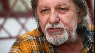 Starea de sanatate a lui Sebastian Papaiani s-a inrautatit. Actorul nu mai poate vorbi si are un picior paralizat