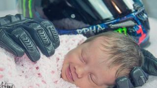 Fetita care vorbeste cu ingerii. Milioane de oameni s-au cutremurat cand au vazut aceste imagini.