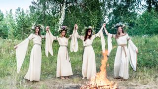 Rusaliile: ce se sarbatoreste astazi si ce traditii exista! Ce ai voie sa faci si ce nu astazi si maine!