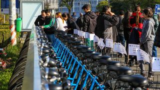 Bicicletele, din ce in ce mai folosite! Sistemul de bike-sharing este un succes la Cluj. Aproape 12.000 de persoane il folosesc zilnic