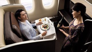 Crezi ca trebuie sa fii milionar ca sa calatoresti la clasa I? Poti avea parte de cele mai luxoase conditii de zbor chiar si cu 250 de lire