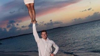 Si a spus "Da". Cum si-a sarbatorit un cuplu de majorete logodna