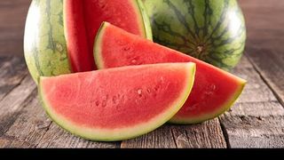 Ai facut-o gresit pana acum. Uite cum sa tai un pepene ca un adevarat Chef