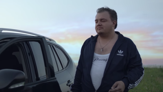 Roman a filmat si o reclama la vodca