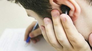 BAC 2016: Colierul cu casca, pe primul loc in topul instrumentelor de copiat