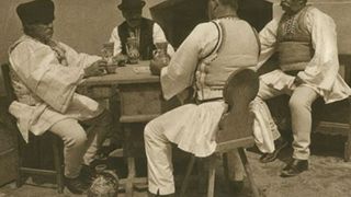 Cum se drogau taranii romani fara macar sa isi dea seama. Painea si mierea pe care o consumau le provocau stari de nebunie colectiva