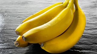 De ce au bananele forma curbata?