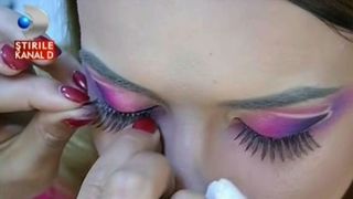 Vă doriţi un look fabulos în culorile verii? Make-up artiştii vă dezvăluie secretele unei apariţii de neuitat