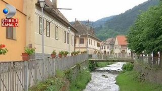 Poveştile de demult şi ospitalitatea ardelenilor au transformat Răşinariul &icirc;ntr-o adevărată capitală a turismului din Mărginimea Sibiului. "Ati fost aici?"