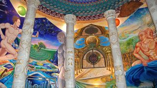 "A opta minune a lumii" zace ascunsa la 300 de metri sub pamant. E impresionant ce a realizat aici un excentric italian