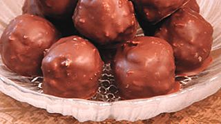 Cele mai delicioase bomboane. Sunt pline de cocos si se fac in 4 pasi. Nu ai nevoie decat de cateva ingrediente