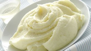 Am aflat secretele celui mai bun, pufos si catifelat piure de cartofi. Numai adevaratele gospodine le stiu. Uite ce greseli faci si de ce nu iti iese cum trebuie
