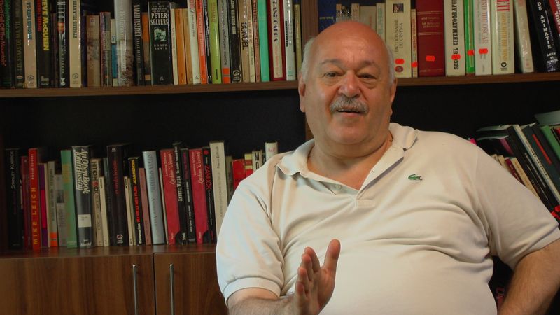 Adrian Lustig este sotul Eugeniei Voda, afacerist si scenarist de succes