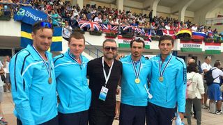 Botezatu alaturi de Condrat (al doilea din stanga) si de colegii din lotul de kaiac