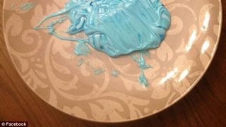 O mama a folosit o farfurie si o pasta de dinti pentru a-i oferi fiicei sale de 11 ani o lectie simpla, dar importanta de viata: "Iti vei aminti de aceasta farfurie pentru tot restul vietii!"