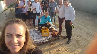 Numai in Vaslui vezi asa ceva! O nunta care a devenit virala. Cum ar trebui "plimbata"o mireasa