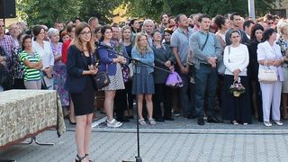 O eleva de 19 ani din Romania si admisa la Cambridge vrea sa revolutioneze sistemul de invatatmant! Simina Dragos: "Ma voi intoarce sa lupt pentru a schimba mentalitatea dascalilor!"