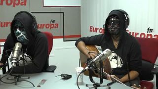 Jurnalistii rusi nu au pozat pe cine trebuia. Solistul trupei Carla's Dreams: "Fotografiile sunt calitative, e interesant, un pic ilegal, caldut, dar totusi pe alaturi"