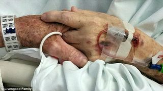 &bdquo;Cand ajungem in Rai, ne putem plimba impreuna&rdquo;. Povestea impresionanta a doi soti care au fost impreuna pana in ultima clipa. Au murit tinandu-se de mana, in aceeasi zi, dupa 59 de ani de casnicie