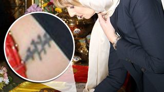 La incheietura mainii drepte are un alt simbol