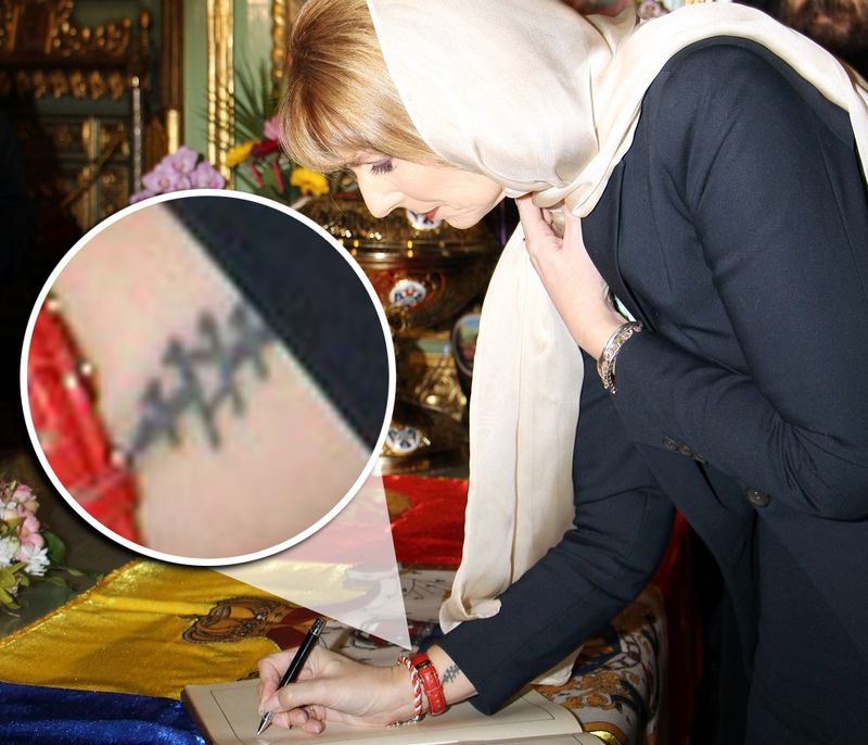 La incheietura mainii drepte are un alt simbol