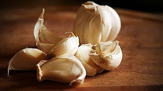 Usturoiul, cel mai bun antibiotic natural. Medicii spun ca este extrem de sanatos, insa trebuie consumat in cantitati mici