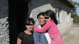 Ce s-a intamplat cu Angela Lican, femeia cu cinci copii gratiata de Traian Basescu. Aceasta fusese condamnata la doi ani si jumatate de inchisoare dupa ce a furat 25 de lalele