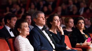 In urma cu cateva luni, la un eveniment alaturi de sotul sau, Valerie Ciolos extrem de eleganta