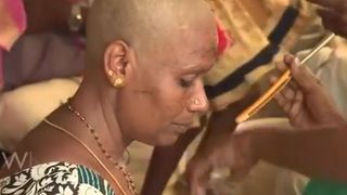 De ce extensiile de par ajung sa coste peste 1.200 de euro. Femeile din India il ofera "jertfa" zeului Vishnu, apoi podoaba capilara este vanduta