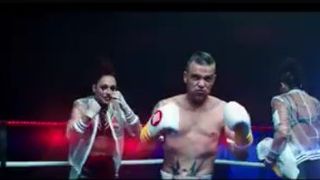 Robbie Williams s-a &icirc;nfometat pentru a arăta c&acirc;t mai bine &icirc;ntr-un videoclip. Cantaretul nu a mancat nimic cateva zile: "Sunt confuz si deprimat"