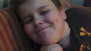 &Icirc;nainte de a se sinucide, un baietel a scris o scrisoare. Parintii lui vor sa atraga atentia asupra problemelor cu care se confrunta elevii