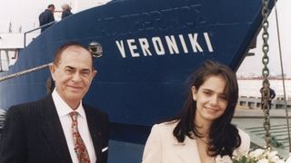 Povestea celei mai bogate romance: are 700 de milioane de euro, 40 de ani si locuieste pe o insula