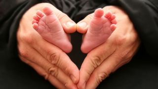 Mesajul unui preot roman: "Decât să faceţi avort, mai bine naşteţi şi vă omorâţi copilul, e un păcat mai mic"